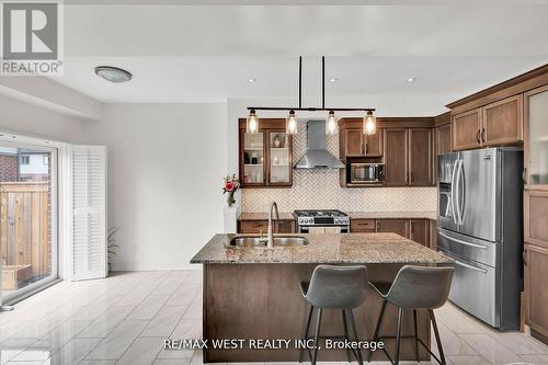 15 Severino Circle, West Lincoln, ON - Indoor Photo Showing Kitchen With Double Sink With Upgraded Kitchen