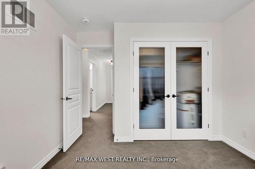 15 Severino Circle, West Lincoln, ON - Indoor Photo Showing Other Room