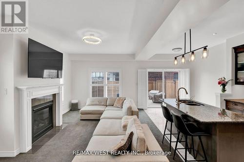 15 Severino Circle, West Lincoln, ON - Indoor Photo Showing Living Room With Fireplace