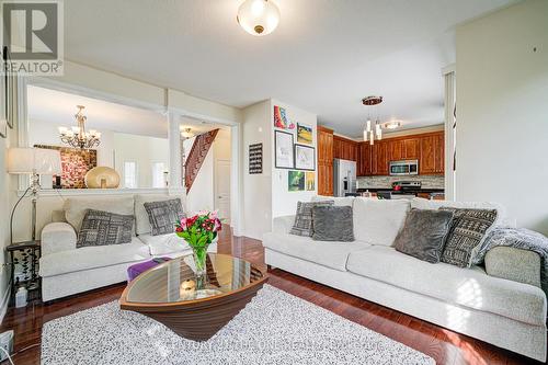 1 Lourakis Street, Richmond Hill, ON - Indoor Photo Showing Living Room
