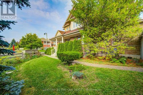 1 Lourakis Street, Richmond Hill, ON - Outdoor