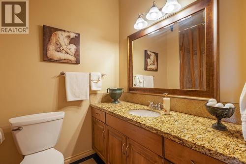 610 Arrowleaf Lane, Kelowna, BC - Indoor Photo Showing Bathroom