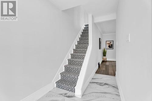 10 Gordon Street, Hamilton, ON - Indoor Photo Showing Other Room