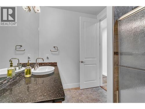Full Bathroom - 580 Sarsons Road Unit# 407, Kelowna, BC - Indoor Photo Showing Bathroom