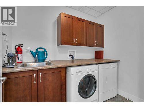 580 Sarsons Road Unit# 407, Kelowna, BC - Indoor Photo Showing Laundry Room