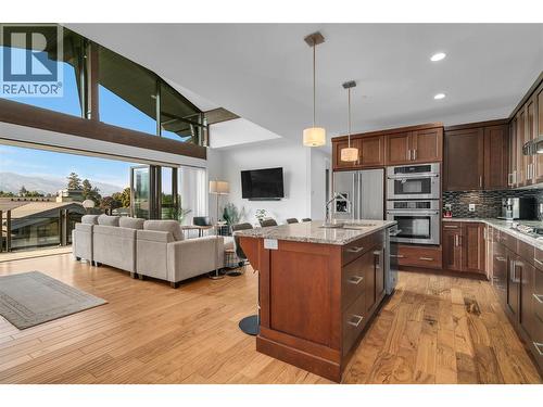 580 Sarsons Road Unit# 407, Kelowna, BC - Indoor Photo Showing Kitchen