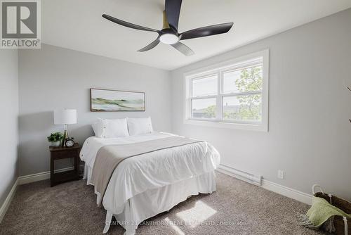 H - 201 North Park Street, Belleville (Belleville Ward), ON - Indoor Photo Showing Bedroom