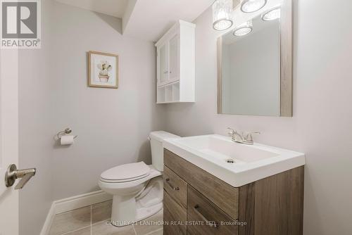 H - 201 North Park Street, Belleville (Belleville Ward), ON - Indoor Photo Showing Bathroom