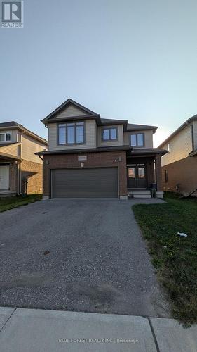 2926 Turner Crescent, London South (South U), ON - Outdoor With Facade