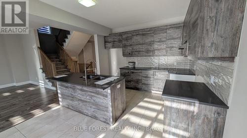 2926 Turner Crescent, London South (South U), ON - Indoor