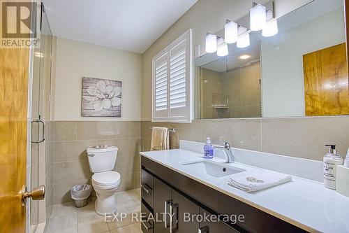 633 Rosseau Road, Hamilton, ON - Indoor Photo Showing Bathroom