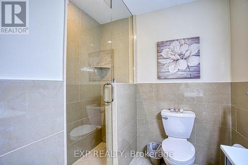 633 Rosseau Road, Hamilton, ON - Indoor Photo Showing Bathroom