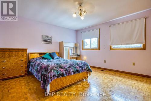 633 Rosseau Road, Hamilton, ON - Indoor Photo Showing Bedroom