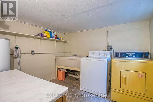 633 Rosseau Road, Hamilton, ON - Indoor Photo Showing Laundry Room