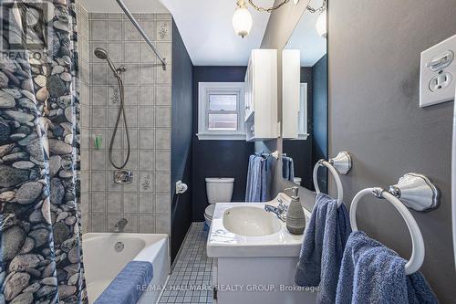 2023 Vincent Street, Ottawa, ON - Indoor Photo Showing Bathroom