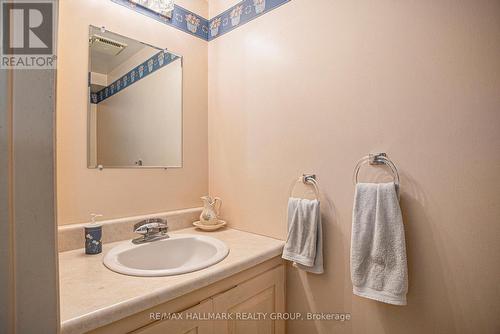 2023 Vincent Street, Ottawa, ON - Indoor Photo Showing Bathroom