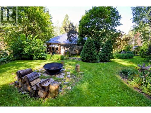 610 Strathmore Avenue, Greenwood, BC - Outdoor With Backyard