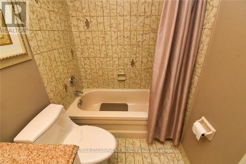 108 - 40 Harrisford Street, Hamilton, ON - Indoor Photo Showing Bathroom
