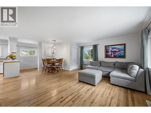 268 Mclure Ferry Road, Mclure, BC - Indoor Photo Showing Living Room