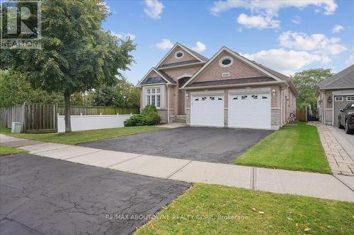 1752 sq ft 3 bedroom, 3 bath bungalow - 2348 Tesla Crescent, Oakville, ON - Outdoor With Facade