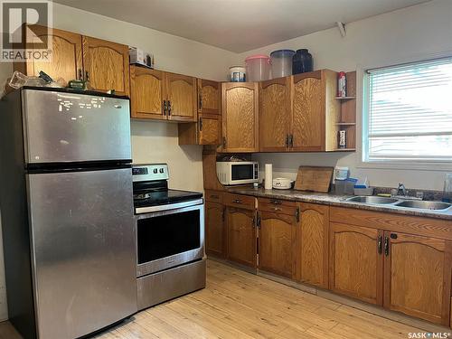 345 19Th Street E, Prince Albert, SK - Indoor Photo Showing Kitchen With Double Sink