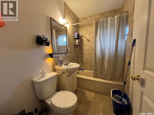 345 19Th Street E, Prince Albert, SK - Indoor Photo Showing Bathroom