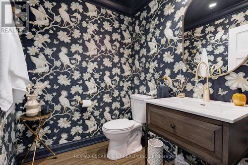 640 George Street, Burlington, ON - Indoor Photo Showing Bathroom