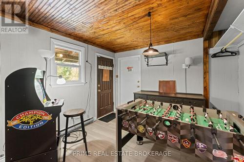 7166 Outer Drive, Lambton Shores (Port Franks), ON - Indoor Photo Showing Other Room