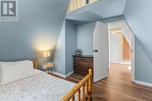 7166 Outer Drive, Lambton Shores (Port Franks), ON - Indoor Photo Showing Bedroom