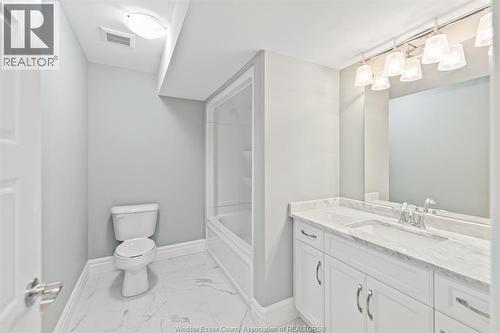 442 Caserta, Lakeshore, ON - Indoor Photo Showing Bathroom