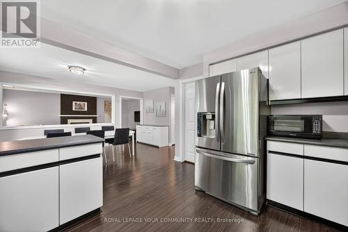 684 Exceller Circle, Newmarket, ON - Indoor Photo Showing Kitchen