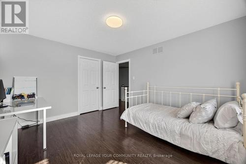 684 Exceller Circle, Newmarket, ON - Indoor Photo Showing Bedroom