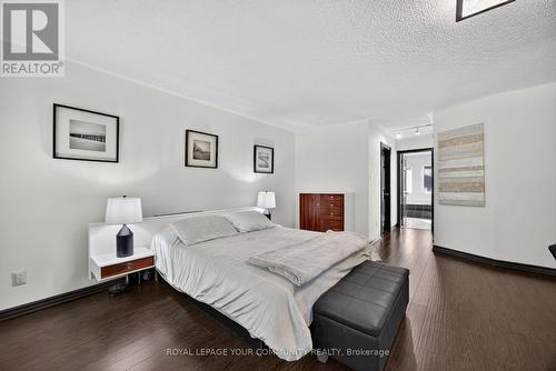 684 Exceller Circle, Newmarket, ON - Indoor Photo Showing Bedroom