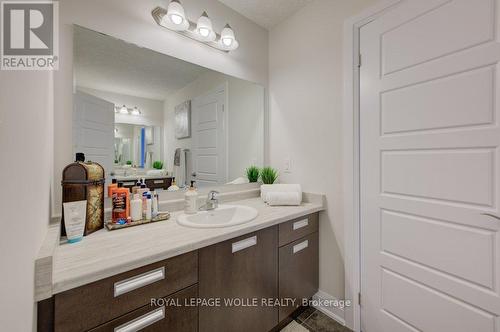 43 Greyhawk Street, Kitchener, ON - Indoor Photo Showing Bathroom