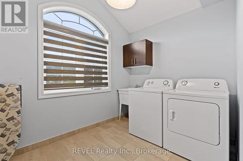 32 Sparkle Drive, Thorold (Rolling Meadows), ON - Indoor Photo Showing Laundry Room
