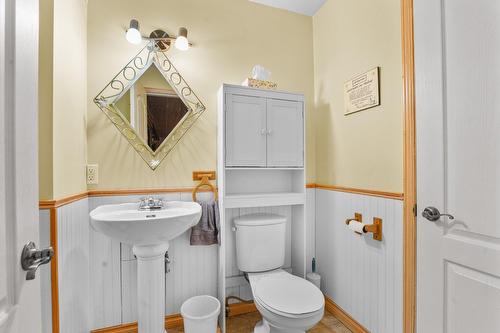 Powder room - 21 Rue Du Domaine-Dancoste, Sainte-Marguerite-Du-Lac-Masson, QC - Indoor Photo Showing Bathroom