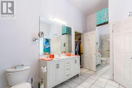 5 - 233 John Street, Belleville (Belleville Ward), ON - Indoor Photo Showing Bathroom