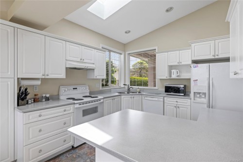 6339 Savary St, Nanaimo, BC 