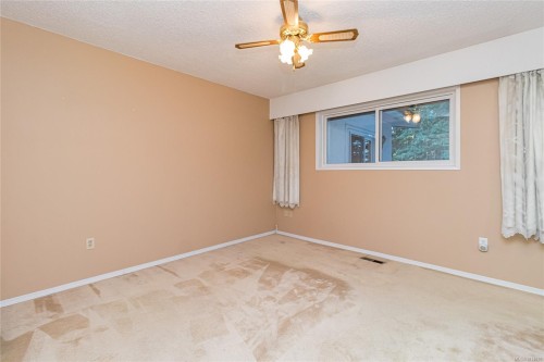 3570 Auchinachie Rd, Duncan, BC - Indoor Photo Showing Other Room