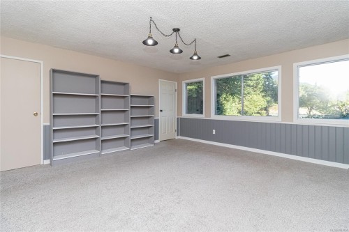 3570 Auchinachie Rd, Duncan, BC - Indoor Photo Showing Other Room