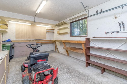 3570 Auchinachie Rd, Duncan, BC - Indoor