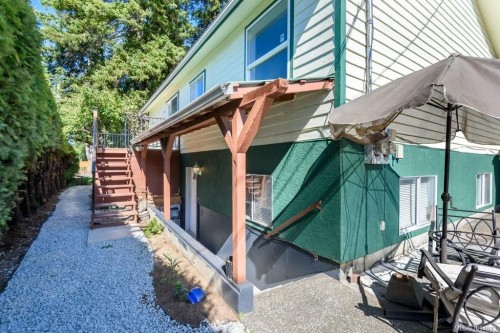 A & B-792 12Th St, Courtenay, BC - Outdoor