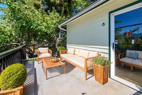 A & B-792 12Th St, Courtenay, BC - Outdoor With Deck Patio Veranda With Exterior