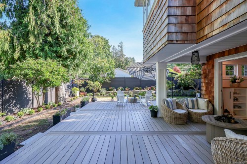 563 Eaglecrest Dr, Qualicum Beach, BC 