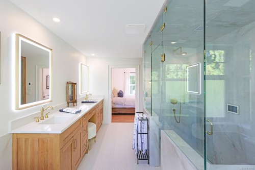 563 Eaglecrest Dr, Qualicum Beach, BC 