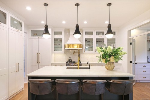 563 Eaglecrest Dr, Qualicum Beach, BC 