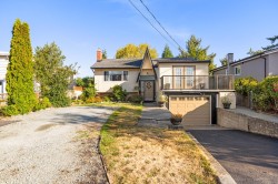 2144 Bradford Ave  Sidney, BC V8L 2C5