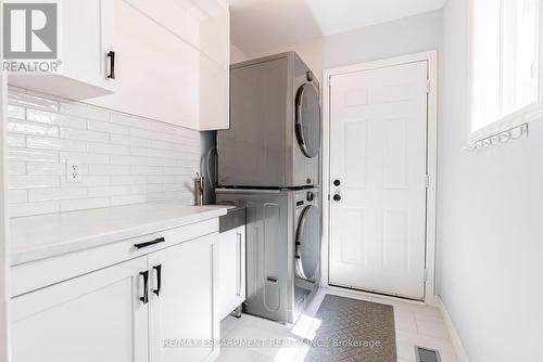 40 Premier Road, Hamilton, ON - Indoor Photo Showing Laundry Room