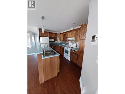 5661 97 Highway, Falkland, BC 