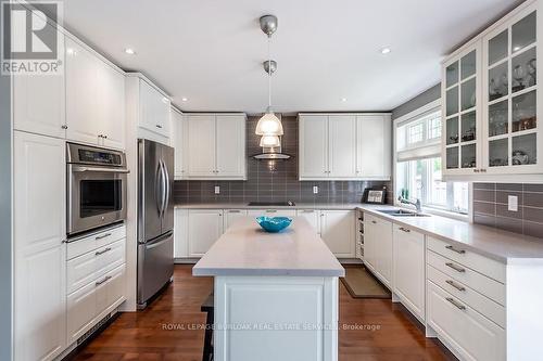 541 Sandmere Place, Oakville, ON - Indoor Photo Showing Kitchen With Stainless Steel Kitchen With Double Sink With Upgraded Kitchen